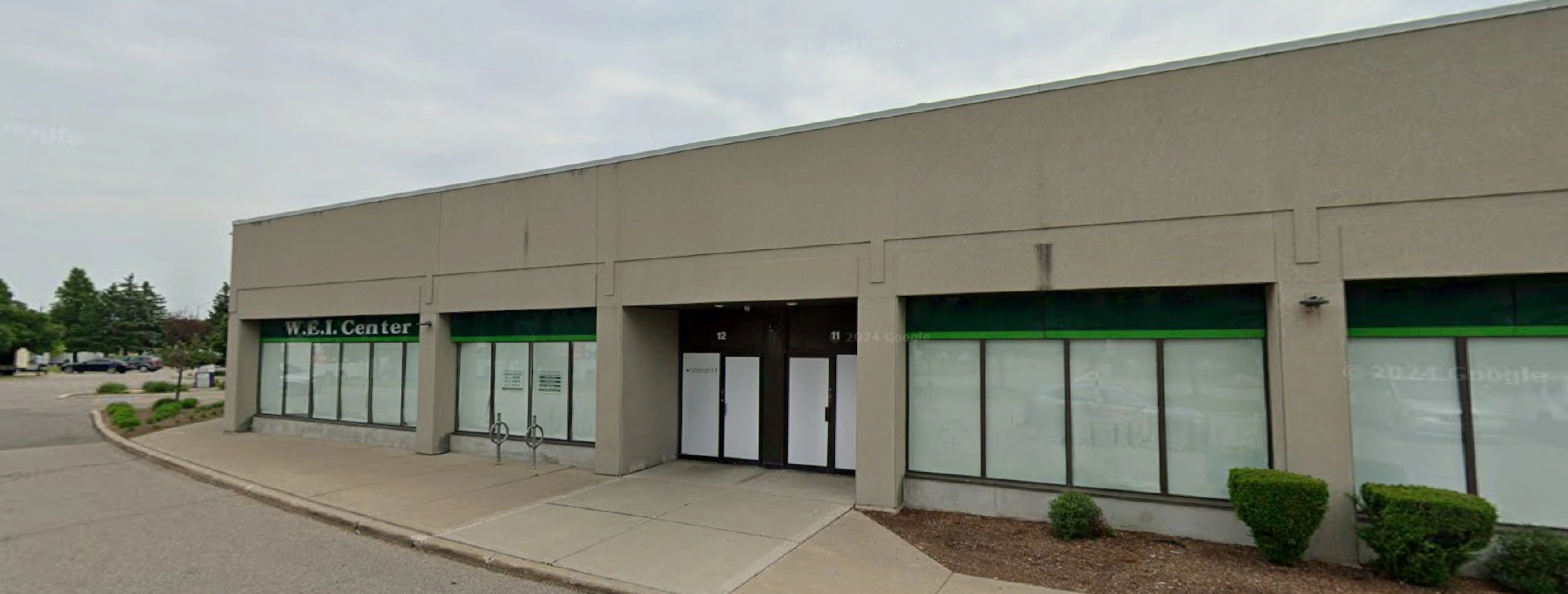 Exterior view of West End Islamic Centre Mississauga building